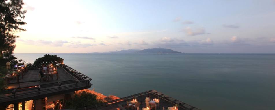 Dining on the Rocks - Six Senses Samui