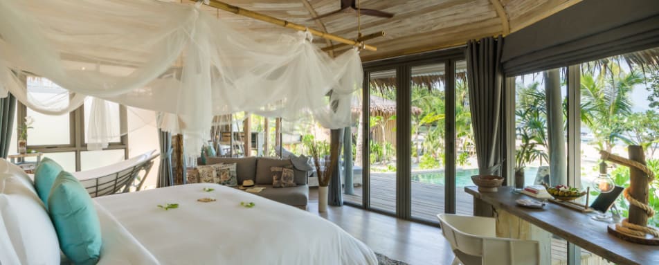 Beachfront Pool Villainterior 