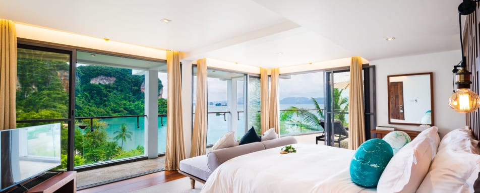 Hilltop Pool Villa bedroom 