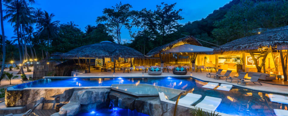 Roots Restaurant At Night 