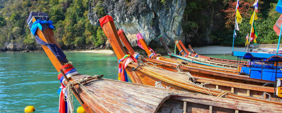 Traditional Long Tail Boats 
