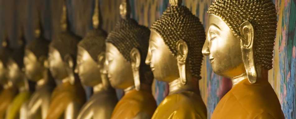 Buddhas at the temple of Wat Arun - Highlights of Thailand