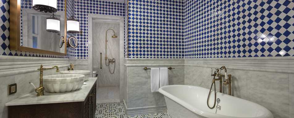 Junior Suite Bathroom 