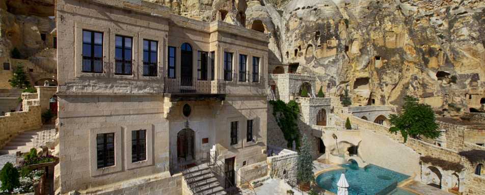 Hotel and swimming pool - Yunak Evleri 