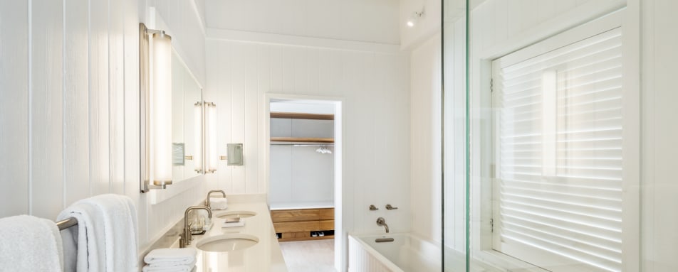 COMOSuite-MasterBathroom 