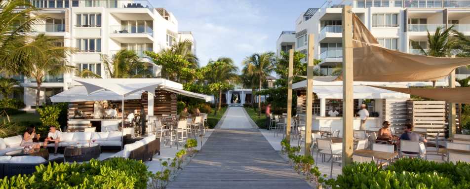 Bagatelle Beach  Grill  