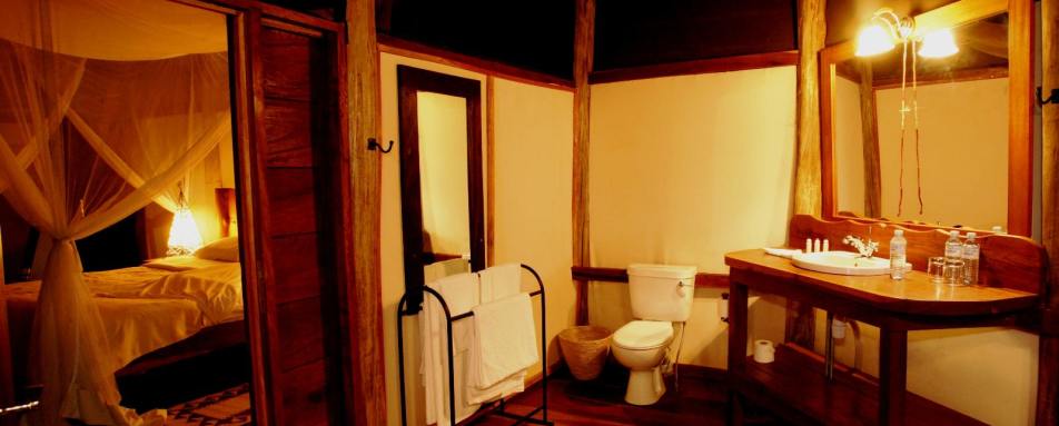 A bathroom - Apoka Lodge