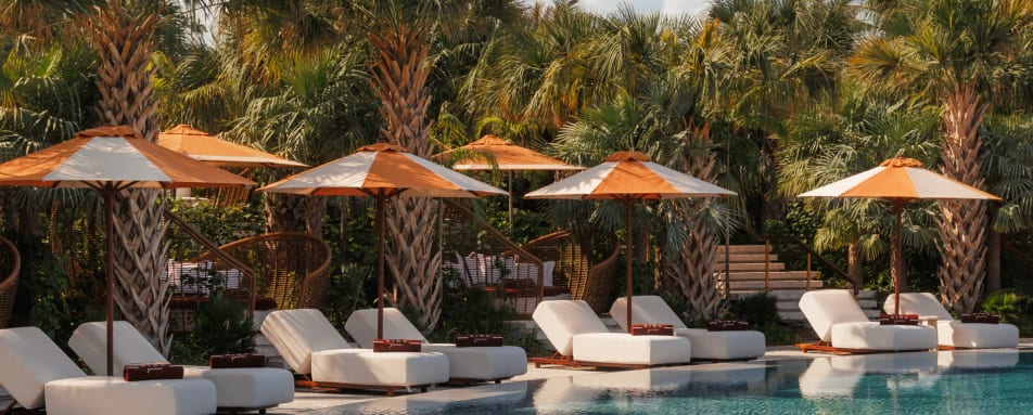 Kinugawa Adult Pool Sunbeds 