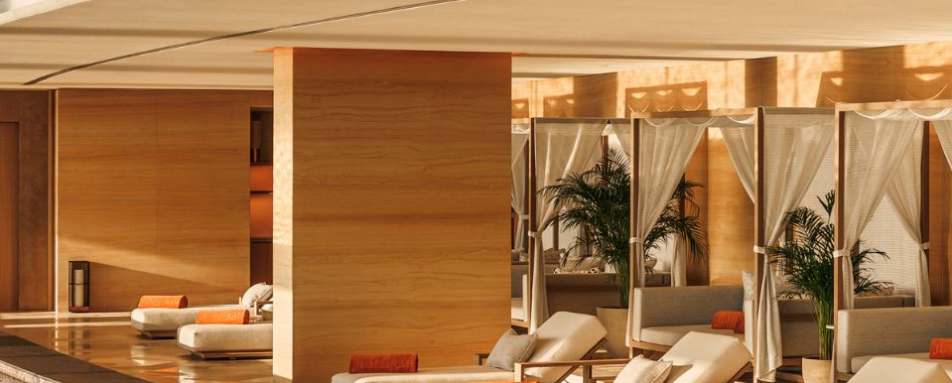 Spa indoor pool and beds 