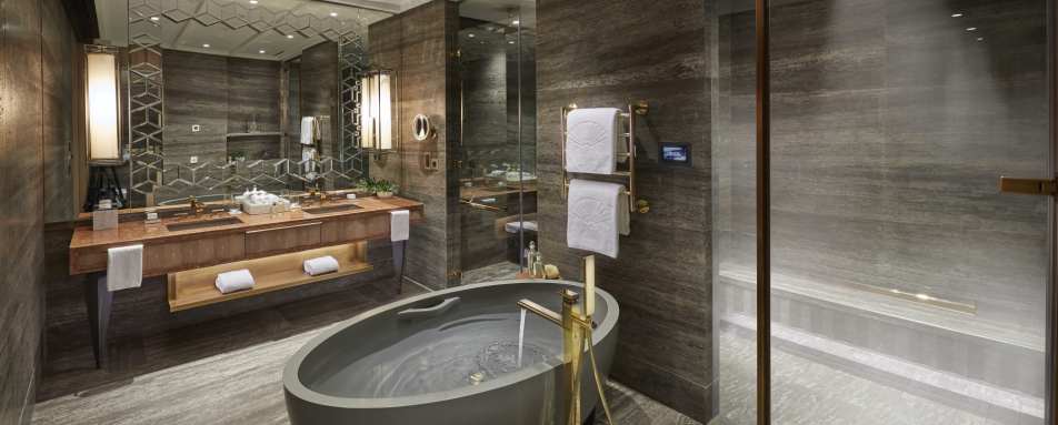 Two bedroom sea view bathroom  