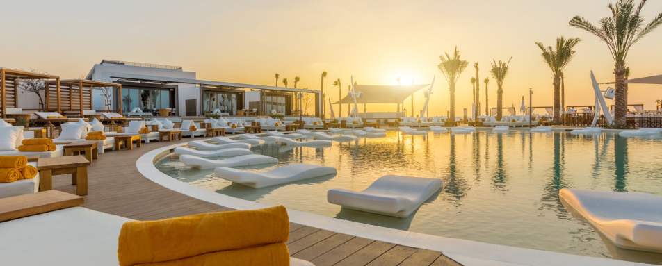 Bubble Pool Sunset - Nikki Beach Resort & Spa Dubai
