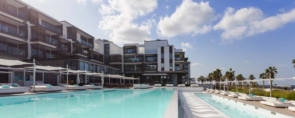 Nikki Beach Pool - Nikki Beach Resort & Spa Dubai