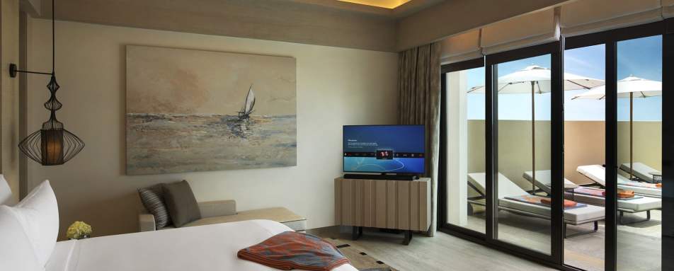 Beachfront Villa Master Bedroom 