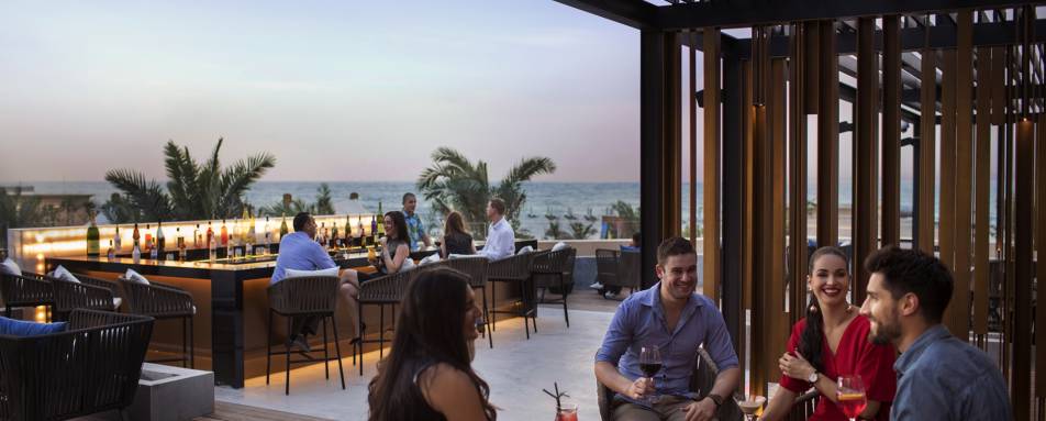 Saadiyat Rotana Resort  Villas - Roof Bar 