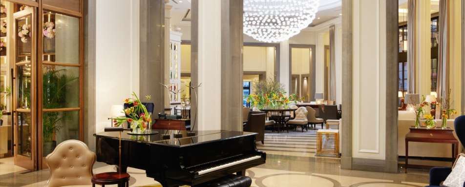 Corinthia - Crystal Moon Lounge Lobby 