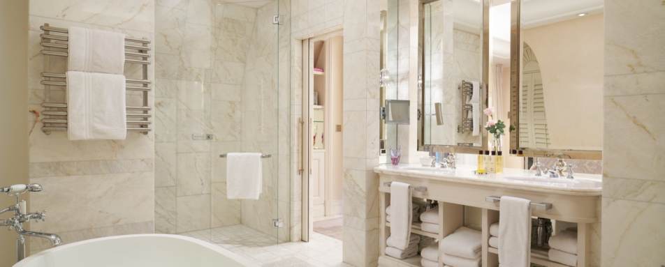 Corinthia - Hamilton Bathroom 