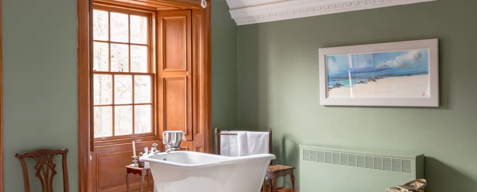 Glencoe House - Bath in bedroom 