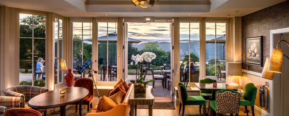 Bar and Conservatory 