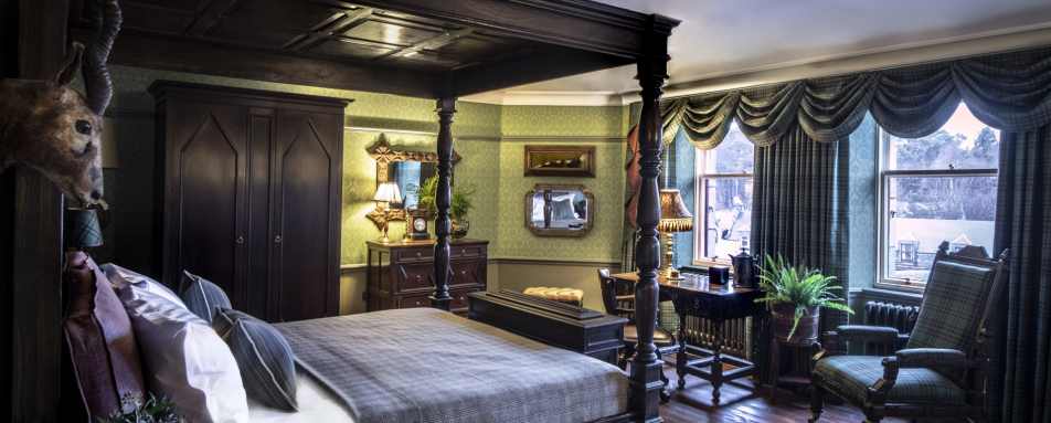 Victoriana Suite 