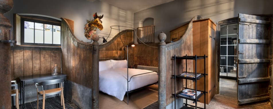 Stable Yard Room 