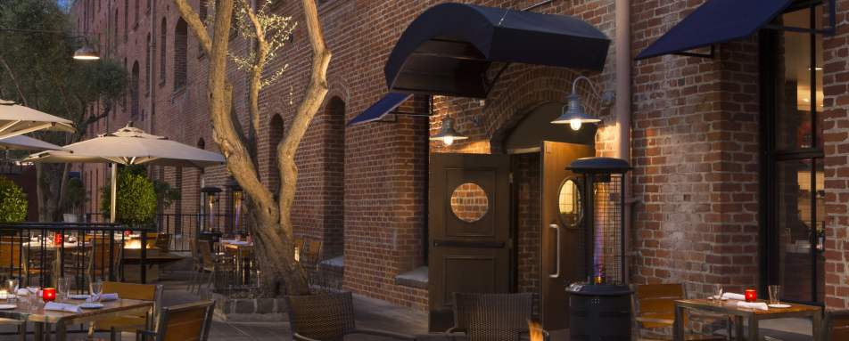 Blue Mermaid Patio - Argonaut Hotel 