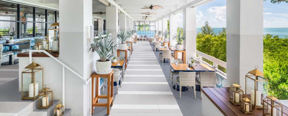 Calusa Restaurant Exterior - Bakers Cay 