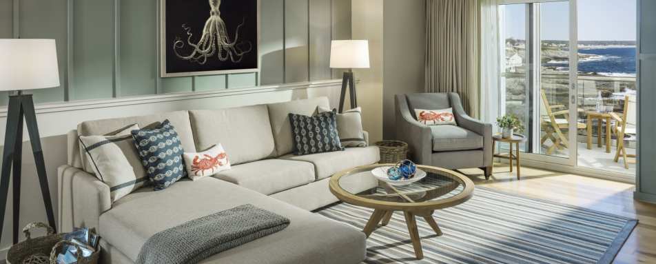 One Bedroom Corner Oceanfront Suite - Cliff House