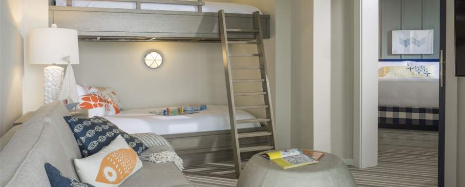 Two Bedroom Corner Oceanfront Bunk Suite - Cliff House