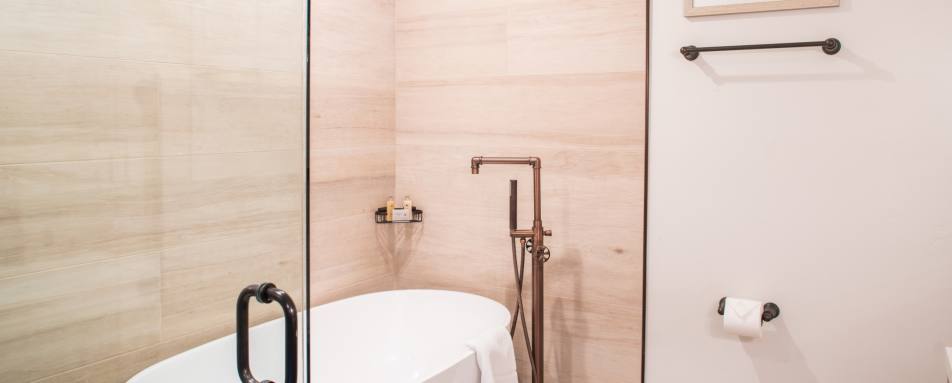 Bathtub - Cliffrose Lodge 