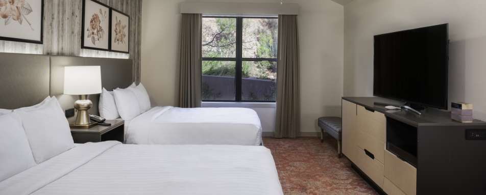 Double Queen Bedroom - Cliffrose Lodge 