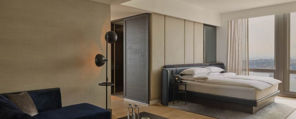 Deluxe River Junior Suite 