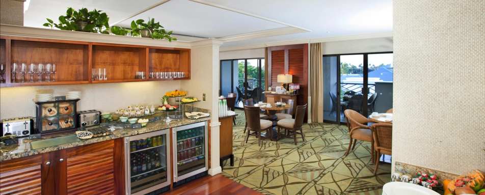 Fairmont Gold Lounge - Fairmont Orchid 