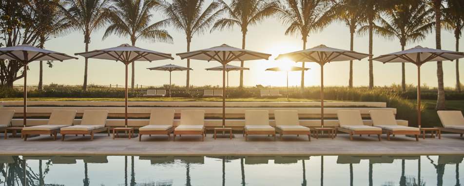 Swimming Pool - Four Seasons at the Surf Club