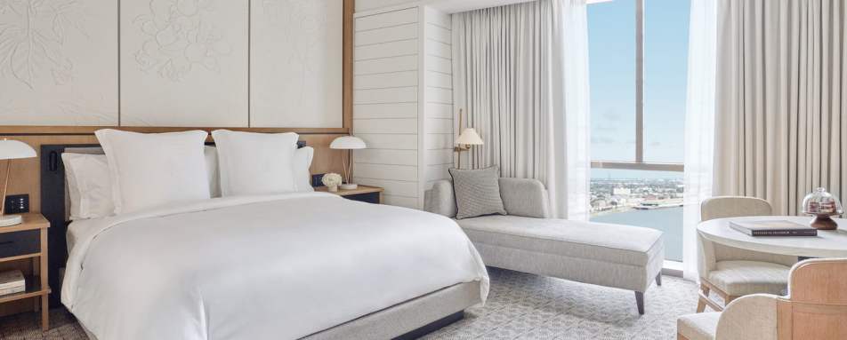 Deluxe River View Room - Four Seasons New Orleans  