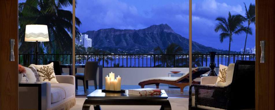 Suite sitting area - Halekulani