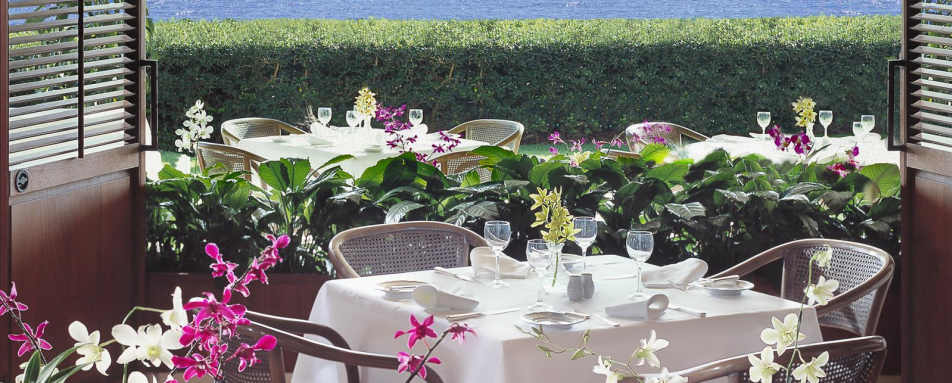 Al fresco dining - Halekulani