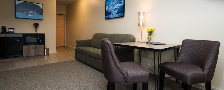 Deluxe King Harbor Balcony 2 