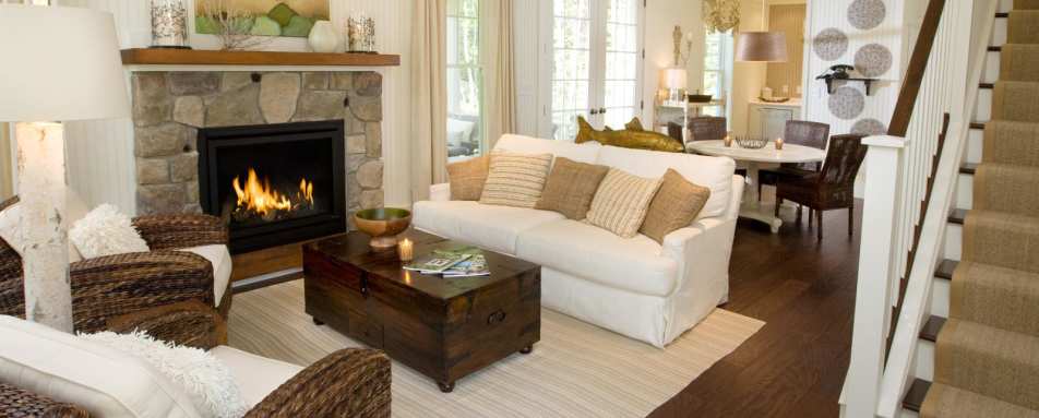 Redbrick Living Room - Hidden Pond