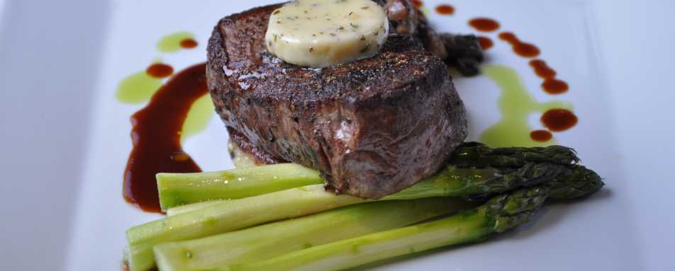 Seven Glaciers dining - The Hotel Alyeska