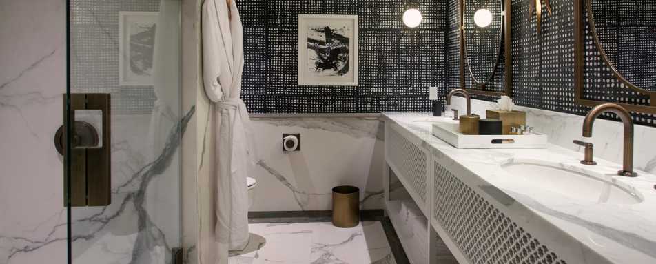 Suite Bathroom - Hotel Californian
