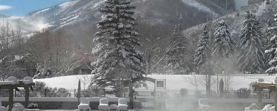 Outdoor pool - Hotel Park City