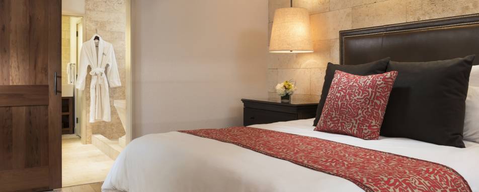 Hotel Wailea Suite Bedroom 