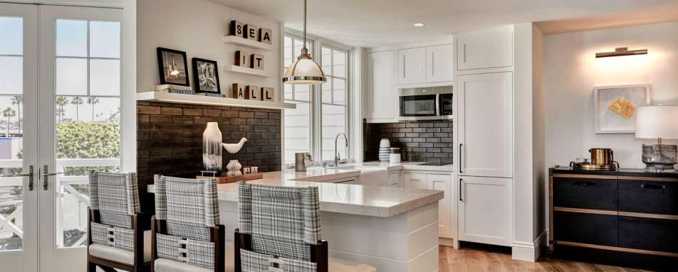 Executive Suite Kitchen 