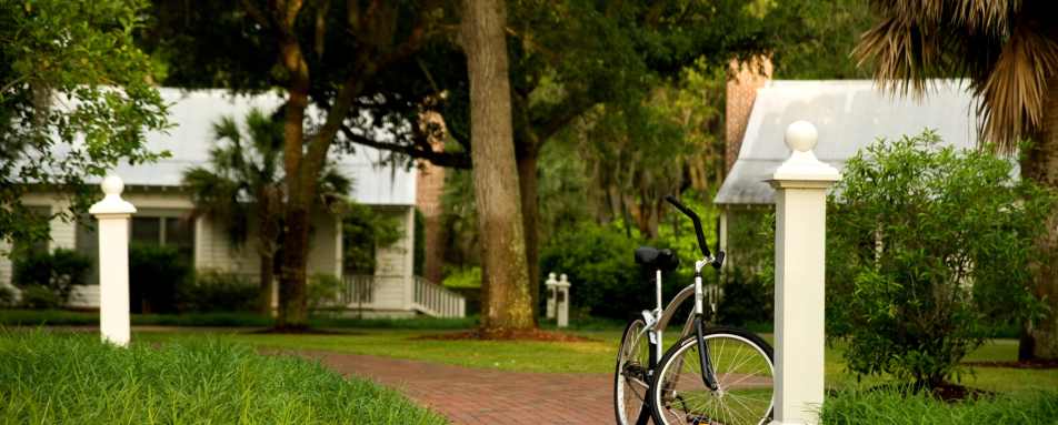 Cycle around the village - Montage Palmetto Bluff