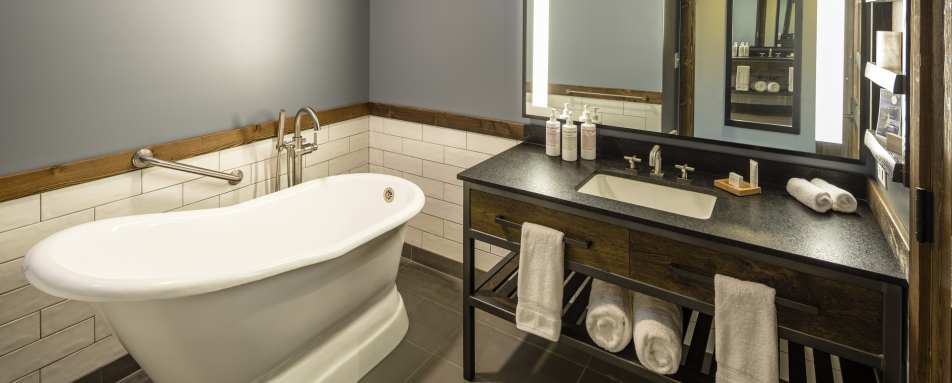 Lodge Double Queen Bathroom - Sage Lodge 