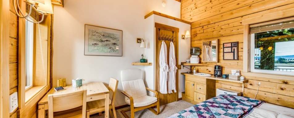 Stillpoint Lodge Cabin amenities 