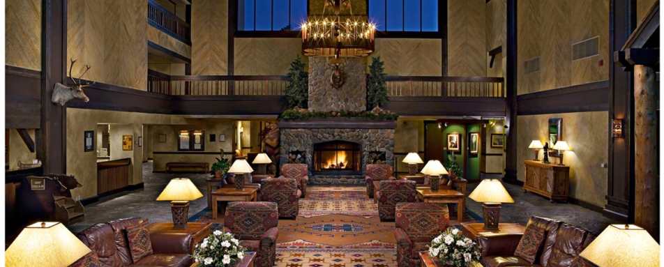 Lounge - Tenaya Lodge