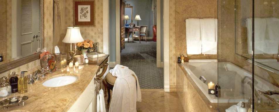Executive Suiet Bathroom  