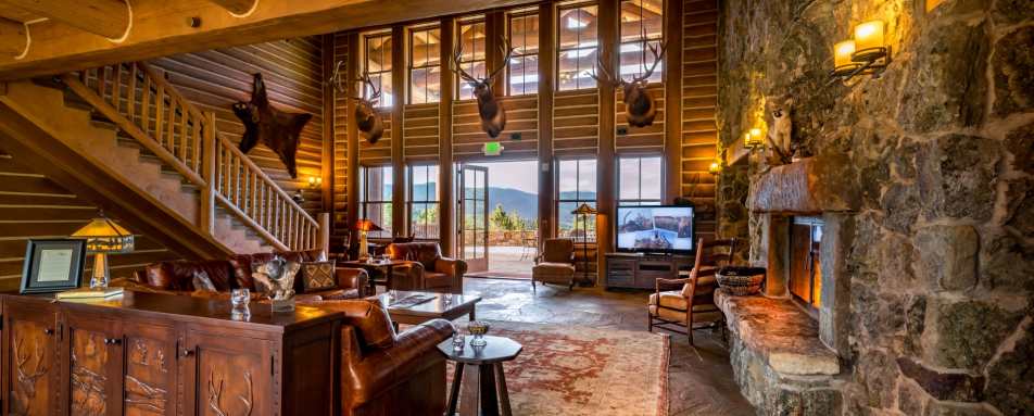 Costilla Lodge Interior