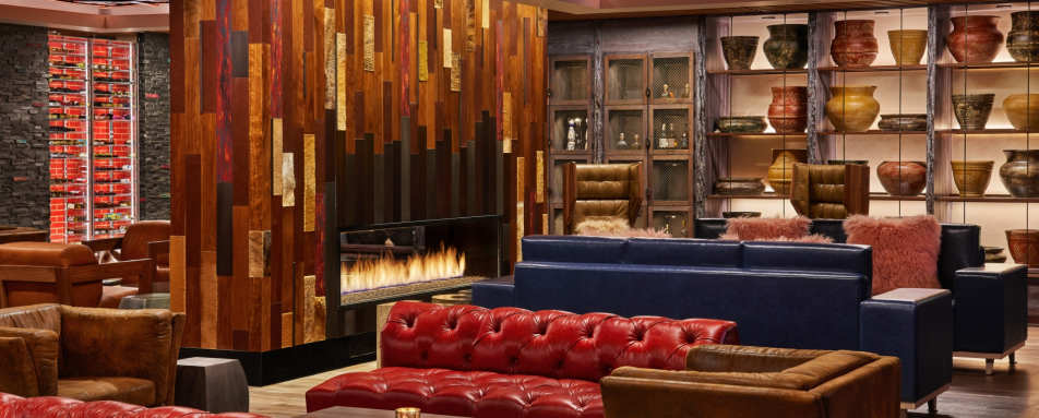 Toro Lounge  